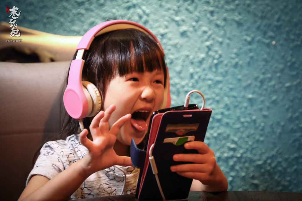 【中肯‧開箱】LilGadgets 兒童安全耳機|小包子化身音樂系美少女‧美國銷售第一兒童安全耳機! 【中肯‧開箱】LilGadgets 兒童安全耳機|小包子化身音樂系美少女‧美國銷售第一兒童安全耳機!