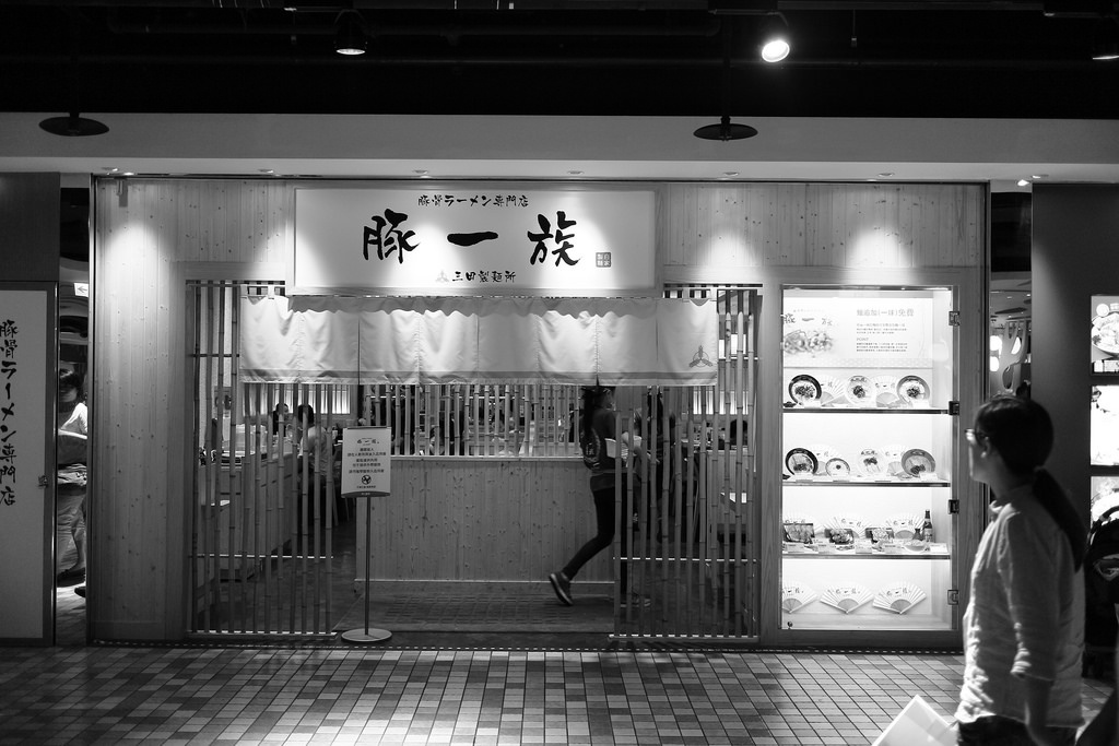 EOS M‧偽文青之東區黑白街拍 EOS M‧偽文青之東區黑白街拍