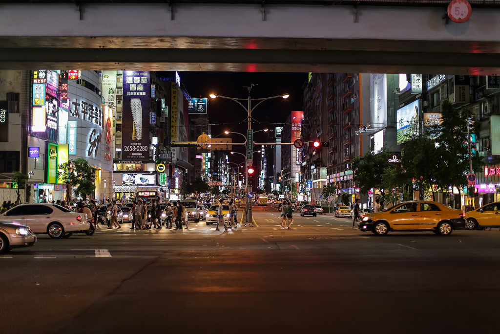 【中肯‧遊記】EF 50mm f/1.2L USM.台北東區啪啪走 【中肯‧遊記】EF 50mm f/1.2L USM.台北東區啪啪走