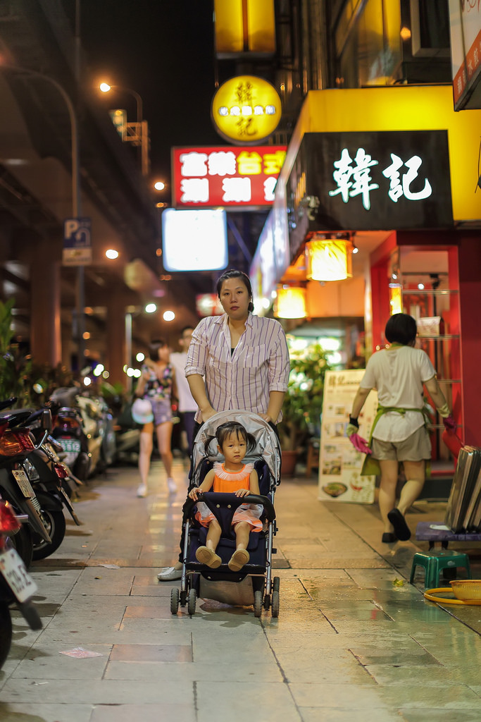 【中肯‧遊記】EF 50mm f/1.2L USM.台北東區啪啪走 【中肯‧遊記】EF 50mm f/1.2L USM.台北東區啪啪走