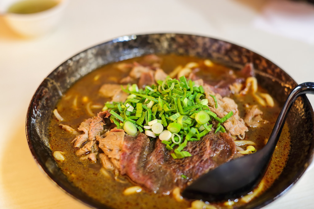 【中肯‧遊記】EF 50mm f/1.2L USM.台北東區啪啪走 【中肯‧遊記】EF 50mm f/1.2L USM.台北東區啪啪走