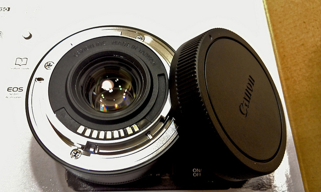 【中肯‧開箱】餅乾之王‧Canon EF-M 22mm f/2.0 STM 【中肯‧開箱】餅乾之王‧Canon EF-M 22mm f/2.0 STM