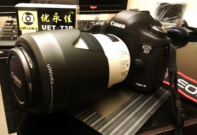 【中肯‧開箱】EF 70-300mm F4-5.6 L IS USM胖白蓮花型遮光罩(黑色) 【中肯‧開箱】EF 70-300mm F4-5.6 L IS USM胖白蓮花型遮光罩(黑色)