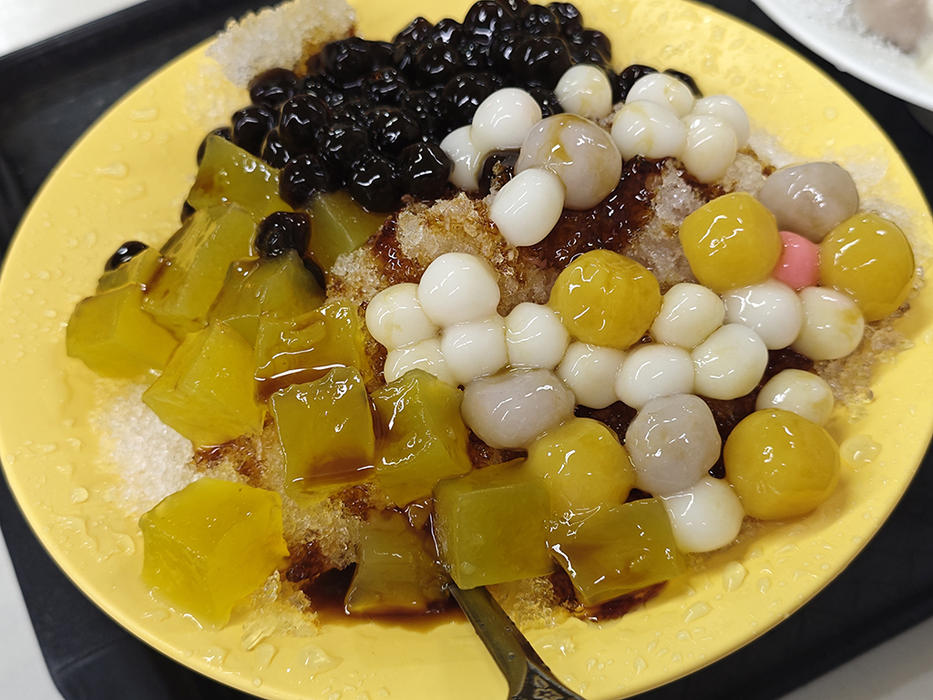 【中肯‧食記】楊記花生玉米冰‧台北西門町｜六十年老滋味‧西門經典玉米冰！