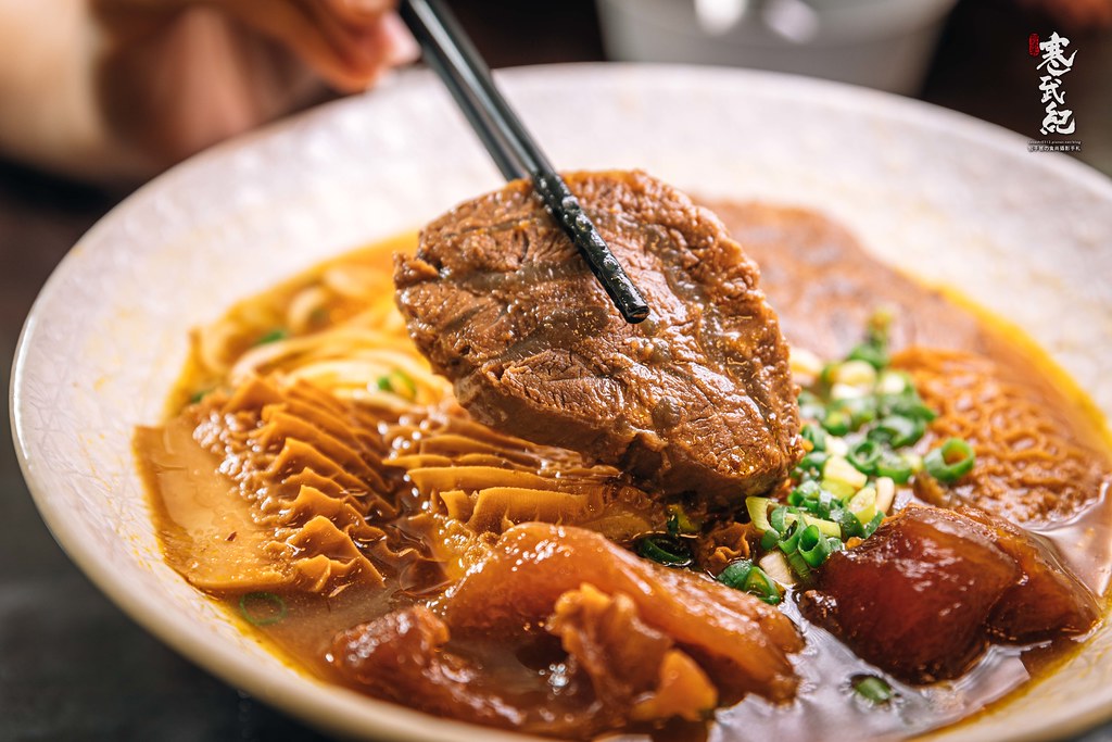 【中肯‧食記】牛閣精緻麵館-內科店．捷運港墘站｜內湖隱藏版超值牛肉麵．招牌滿漢三寶牛肉麵超威．內科美食推薦！ @包子爸の食尚攝影手札