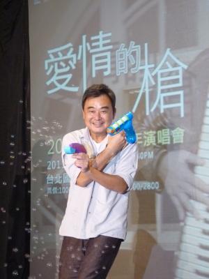即時熱門文章：【18啦～】陳昇跨年開唱　主題「愛情的槍」