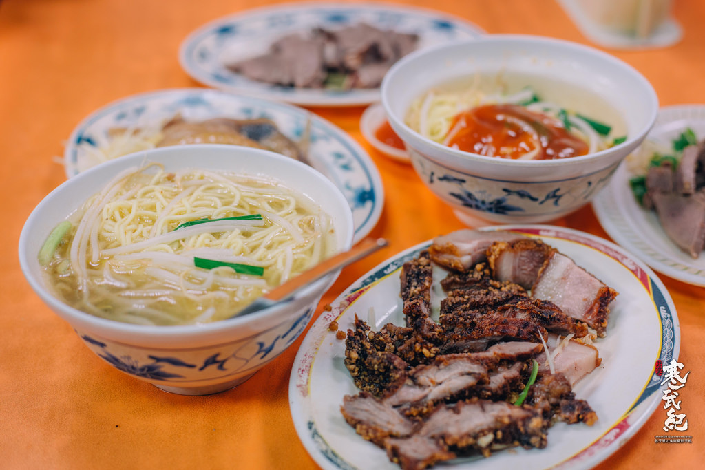 【中肯‧食記】賣麵炎仔 金泉小吃店‧捷運大橋頭站｜大稻埕靜巷超人氣麵攤‧古早味炸紅燒肉超厲害！ @包子爸の食尚攝影手札