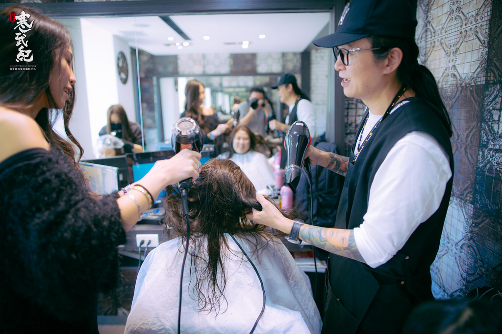 【中肯‧實拍】FIN Fashion Hair 美髮沙龍‧捷運中山站｜中山區推薦美髮沙龍FIN‧老經驗造型大師Andy‧時尚美髮就來FIN！