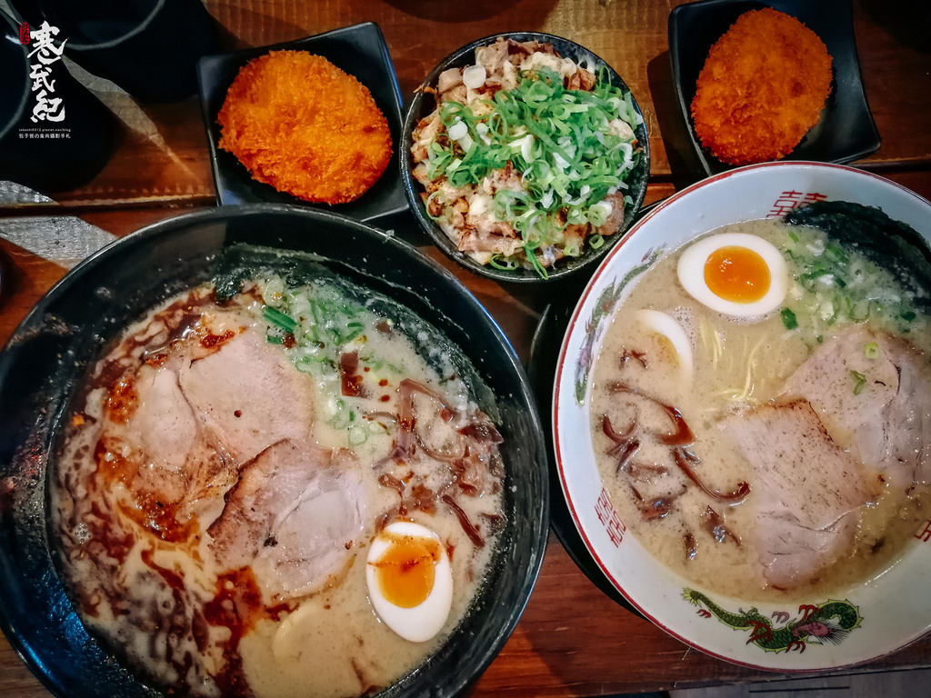 【中肯‧食記】士林夜市-道樂屋台拉麵‧捷運劍潭站｜日本帥哥拉麵師傅來台創業‧從路邊攤賣到店面的夜市傳奇！ @包子爸の食尚攝影手札