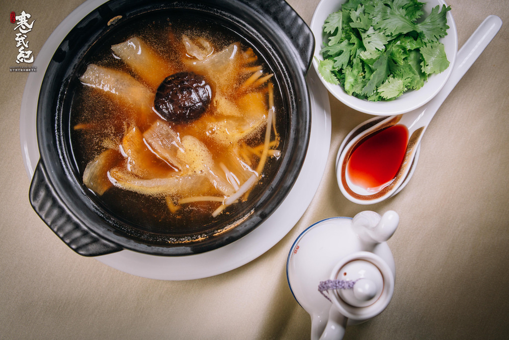 【中肯‧食記】鼎極魚翅‧捷運雙連站｜台北老牌魚翅餐廳‧超值魚翅套餐買一送一！ @包子爸の食尚攝影手札
