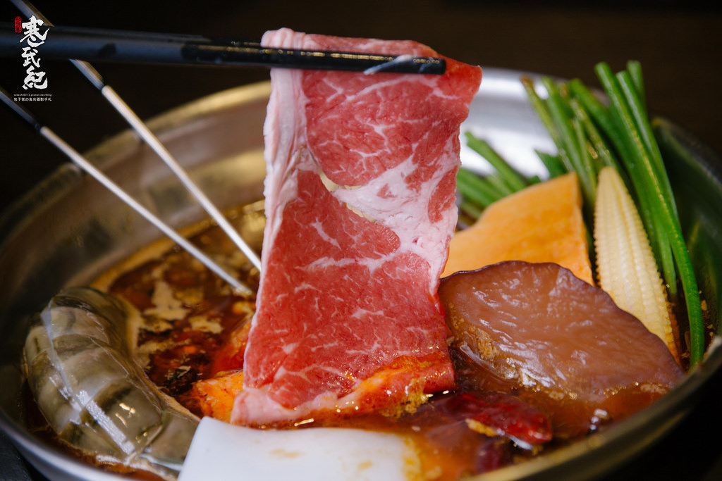 【中肯‧食記】暴龍級火鍋-肉多多火鍋-肉品專賣店第一名‧三重店｜肉食主義最愛の涮涮鍋‧下午不打烊凌晨吃宵夜別忘了肉多多！ @包子爸の食尚攝影手札