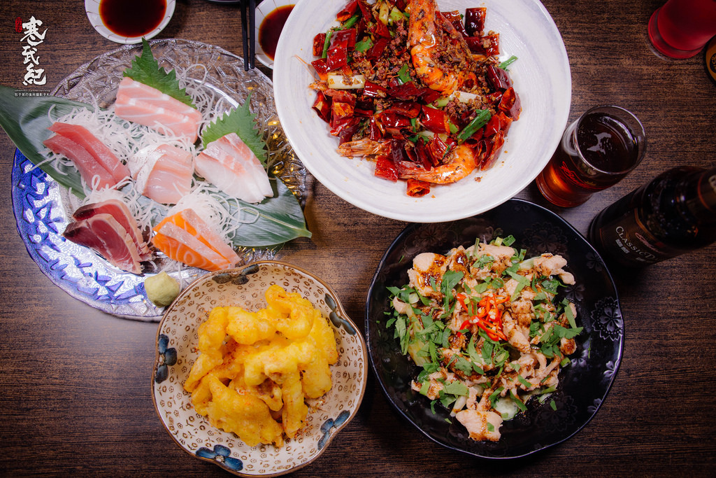 【中肯‧食記】沄洲居酒屋‧捷運南京三民站｜台菜川味日料居酒屋‧滿滿大平台最適合小酌大飲！ @包子爸の食尚攝影手札