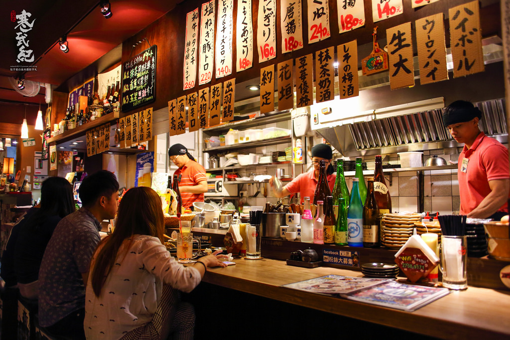 【中肯‧食記】鐵匠 鉄板居酒屋 TEPPAN IZAKAYA TESSHO‧捷運六張犁站｜純正日本昭和風居酒屋‧道地鐵板廣島燒專賣！ @包子爸の食尚攝影手札