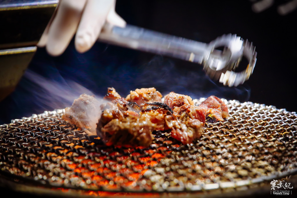 【中肯‧食記】（已歇業）捷運內湖站‧男子漢居酒霸-內湖店｜一擊必殺超熱血燒肉店‧男子漢氣魄就是要乾杯啦！ @包子爸の食尚攝影手札