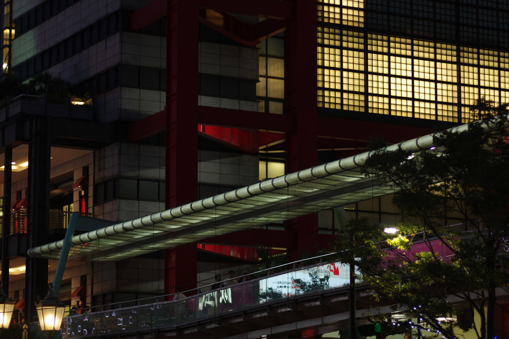 【開箱‧評測】PENTAX SMC FA 77mm F1.8 Limited｜白銀傳說‧冷豔公主