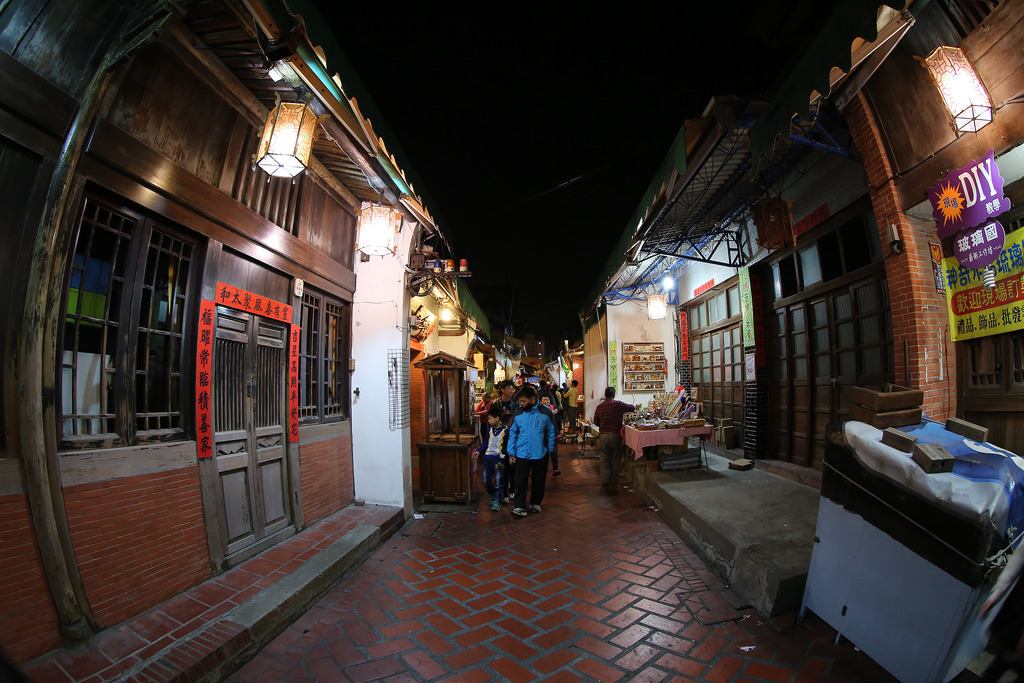 【中肯‧開箱】年年有「魚」‧EF 8-15mm F4 L Fisheye USM