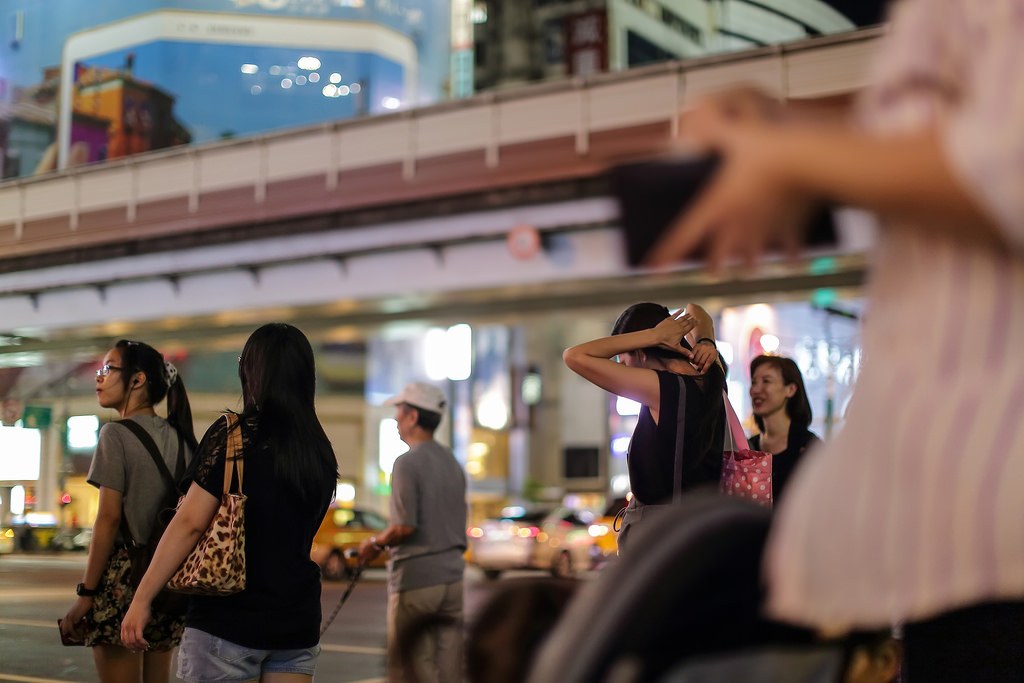 【中肯‧遊記】EF 50mm f/1.2L USM．台北東區啪啪走