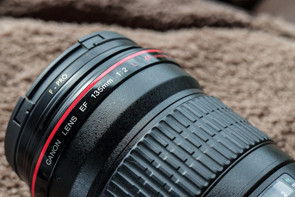 【中肯‧開箱】Canon EF 135mm f/2L USM‧士林夜市人文街拍 @包子爸の食尚攝影手札