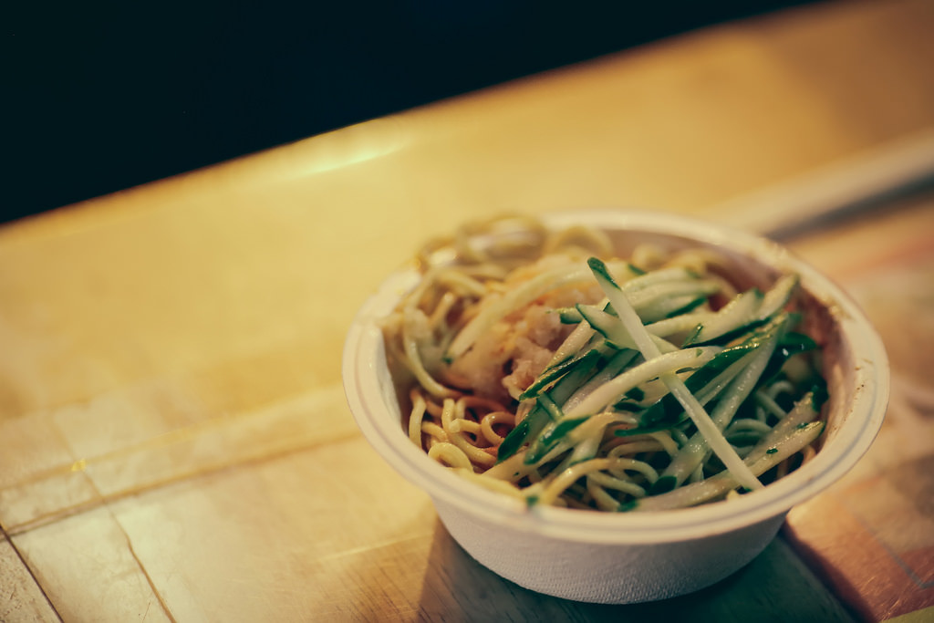 【中肯‧開箱】Canon EF 135mm f/2L USM‧士林夜市人文街拍 【中肯‧開箱】Canon EF 135mm f/2L USM‧士林夜市人文街拍