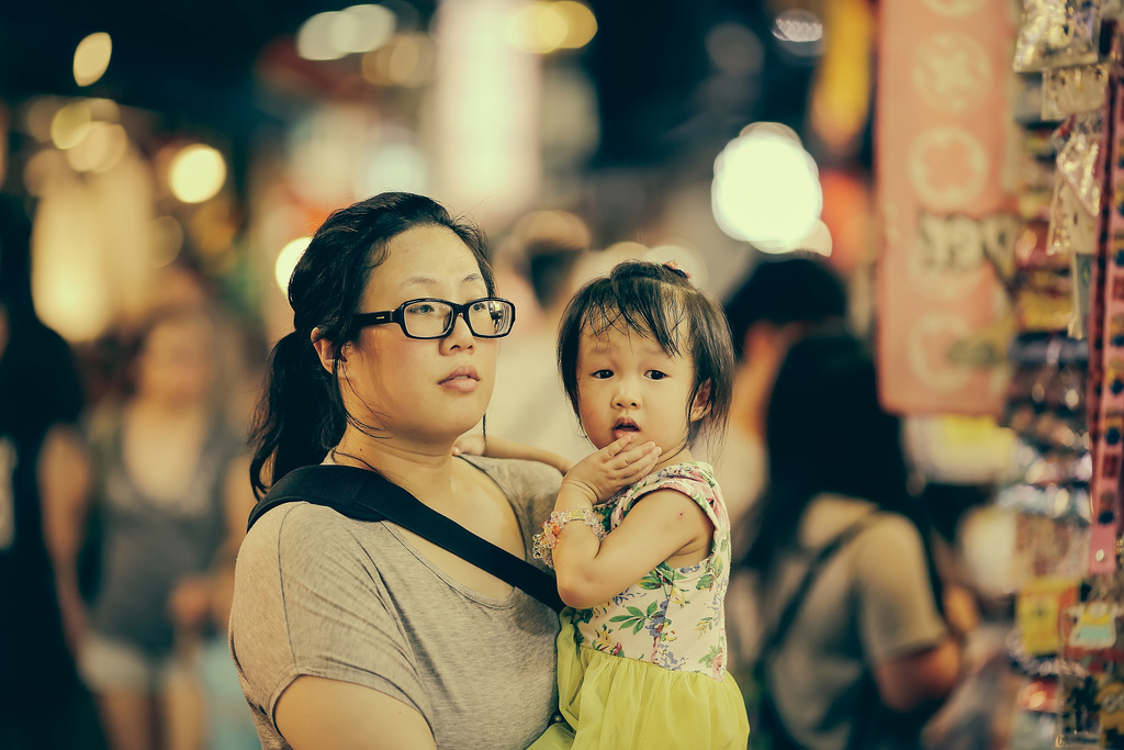 【中肯‧開箱】Canon EF 135mm f/2L USM‧士林夜市人文街拍