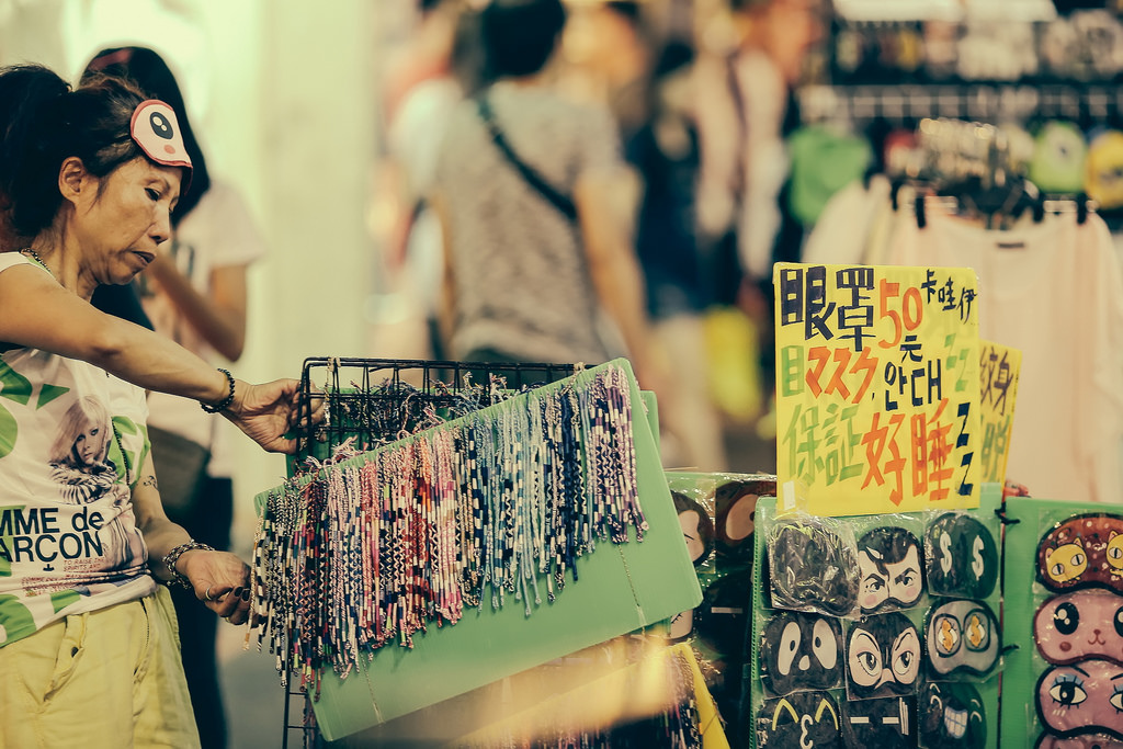 【中肯‧開箱】Canon EF 135mm f/2L USM‧士林夜市人文街拍 【中肯‧開箱】Canon EF 135mm f/2L USM‧士林夜市人文街拍