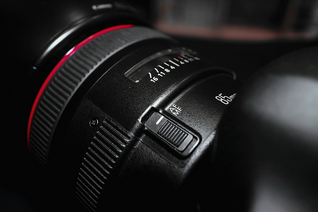 【中肯‧開箱】EF 85mm F/1.2L II USM‧大光圈人像鏡皇‧Model棚拍篇