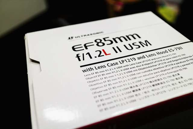 【中肯‧開箱】Canon EF 85mm F/1.2L II USM‧不世出的一代妖鏡‧F/1.2微光篇
