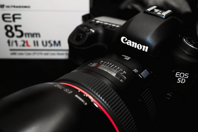 【中肯‧開箱】Canon EF 85mm F/1.2L II USM‧不世出的一代妖鏡‧F/1.2微光篇