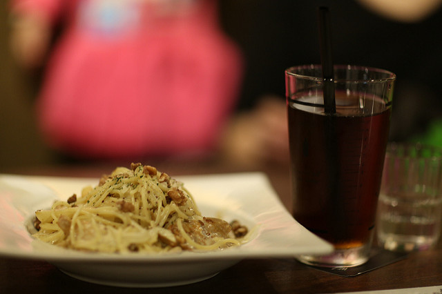 【中肯‧開箱】Canon EF 85mm F/1.2L II USM‧不世出的一代妖鏡‧F/1.2微光篇