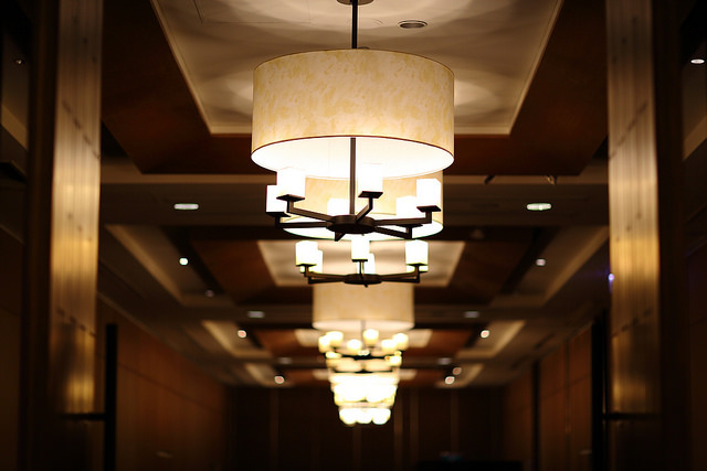 【中肯‧開箱】Canon EF 85mm F/1.2L II USM‧不世出的一代妖鏡‧F/1.2微光篇