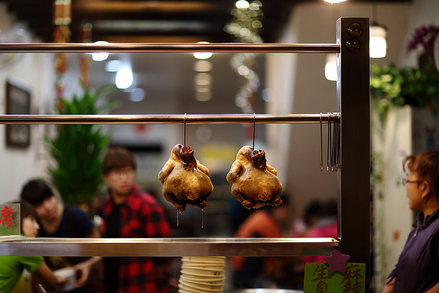 【中肯‧開箱】Canon EF 85mm F/1.2L II USM‧不世出的一代妖鏡‧F/1.2微光篇